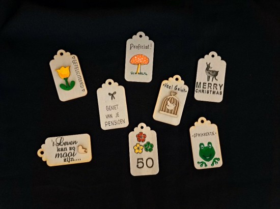 Houten cadeau labels vvv deurne 0