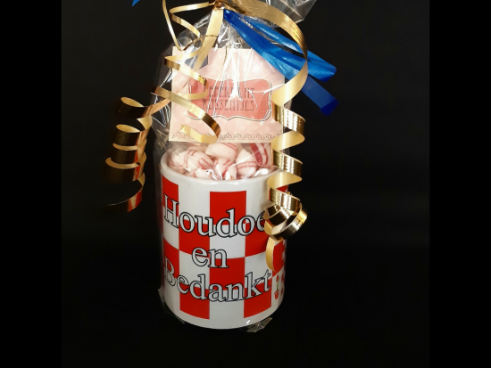 Mok brabant met snoepjes leuk verpakt